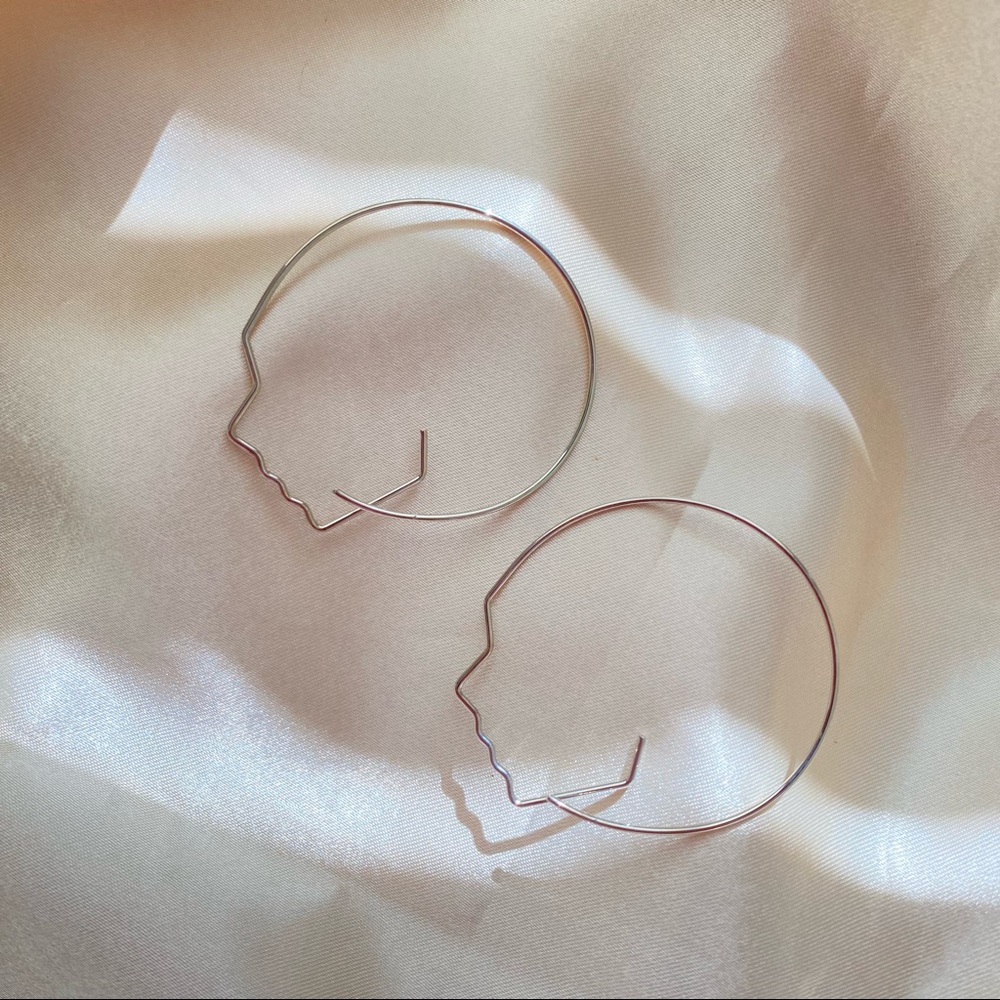❤️‍🔥𝕤𝕒𝕝𝕖❤️‍🔥 face hoop earrings - Picture 2 of 9